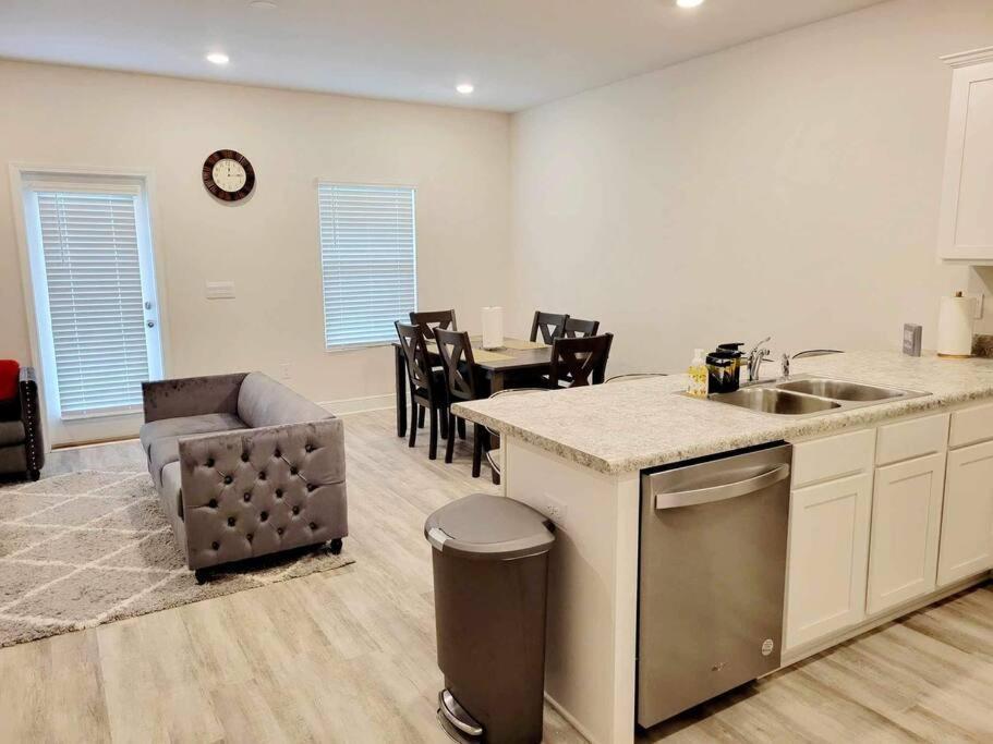 Brand New House In Pensacola,Ev Connector Available Apartman Kültér fotó